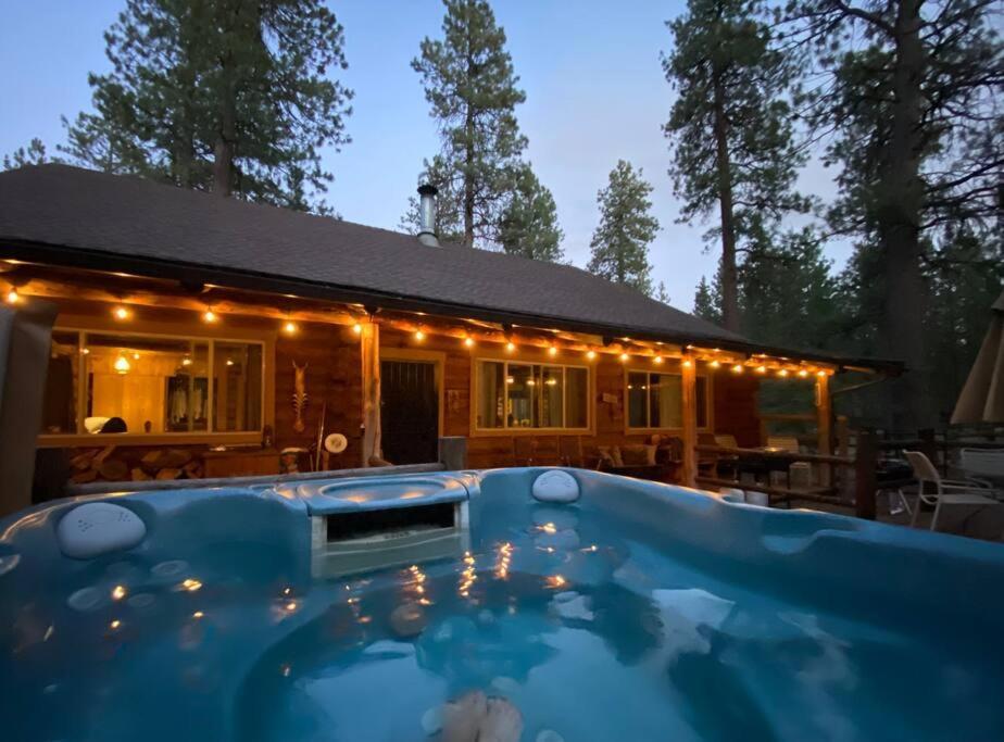 Beautiful Log Home Outside Of 西斯特斯 外观 照片